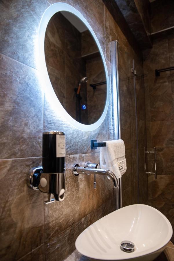 Domo Boutique Hotel オールドベリー エクステリア 写真