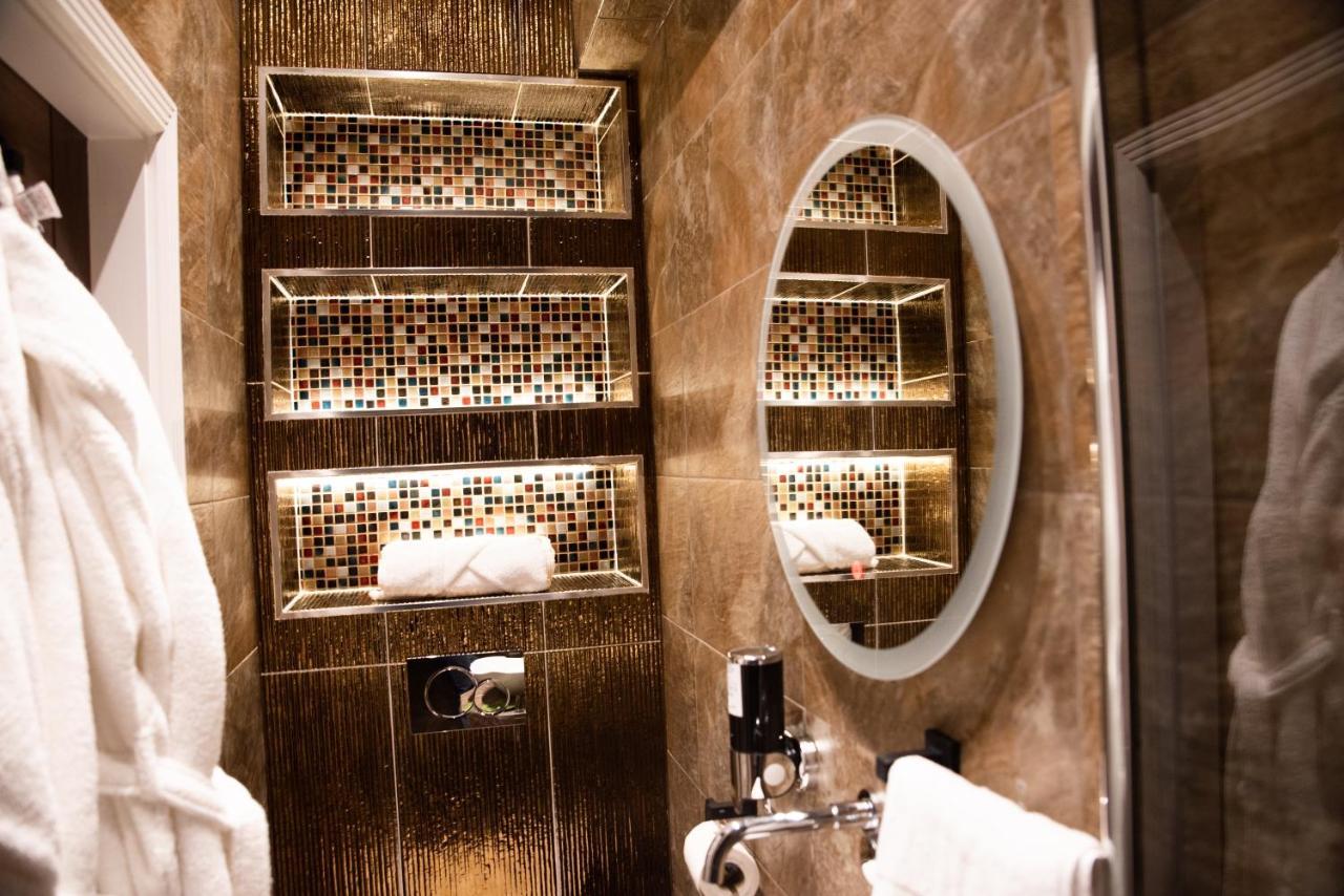Domo Boutique Hotel オールドベリー エクステリア 写真